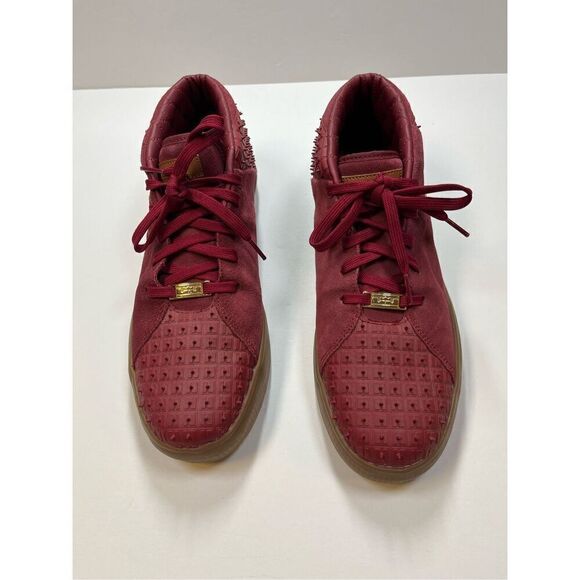 Nike LeBron 13 Lifestyle Cavaliers Team Red Gold Emblem Shoe 806396-600 Size 11 - Picture 2 of 10